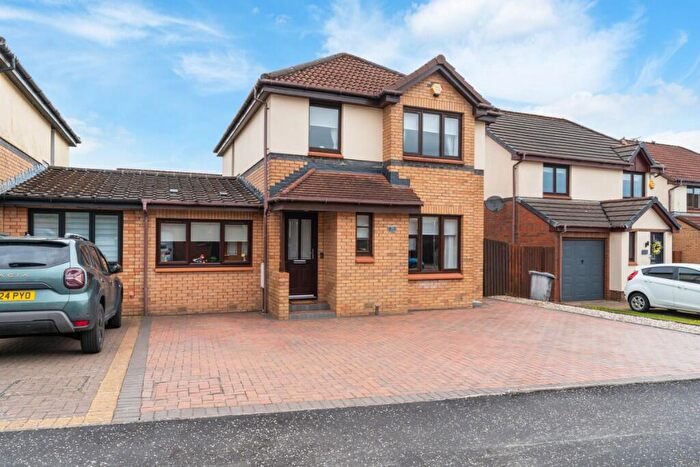 4 Bedroom Link Detached House For Sale In Cawder Road, Carrickstone, G68