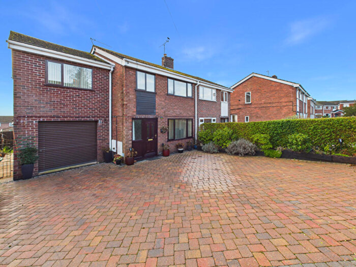 4 Bedroom Semi Detached House For Sale In Oathills Drive, Tarporley, CW6