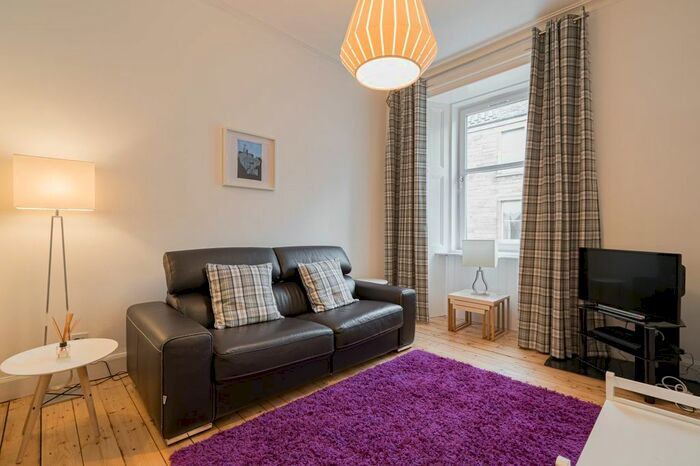 2 Bedroom Flat To Rent In Brunswick Road, Edinburgh, EH7