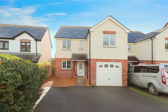 4 Bedroom Semi-Detached House To Rent In The Grange, Lynstone, Bude, EX23