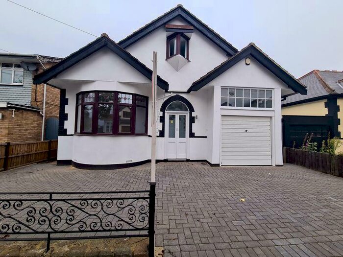 5 Bedroom Detached Bungalow To Rent In Silversea Drive, Westcliff-On-Sea, SS0