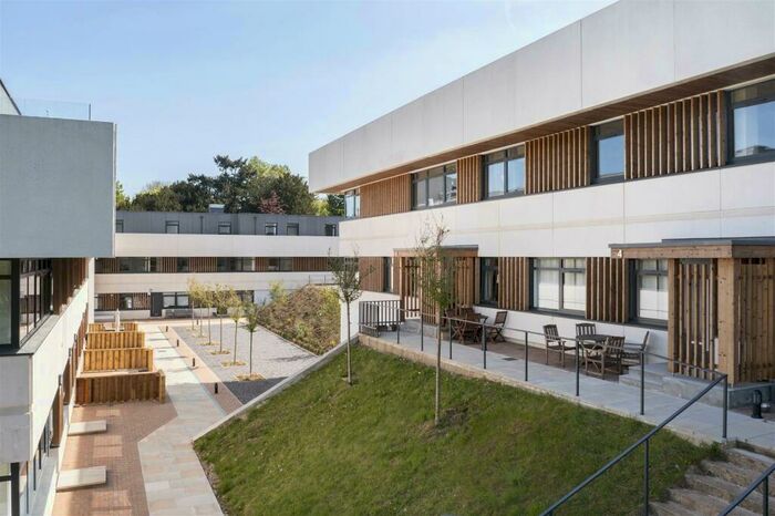 1 Bedroom Apartment To Rent In Deepdene Avenue, Hopewood Park, Dorking, RH5