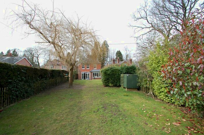 4 Bedroom Detached House To Rent In Pine Cottage, London Road, Hill Brow., GU33