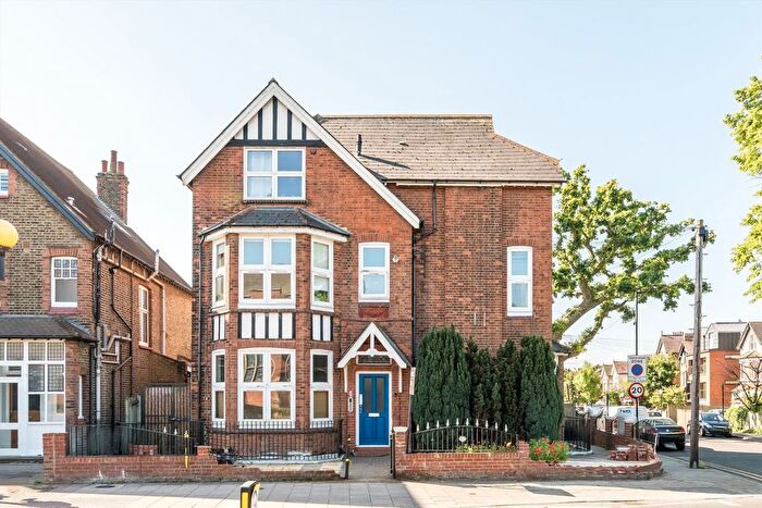 2 Bedroom Flat To Rent In Mitcham Lane, Streatham, SW16