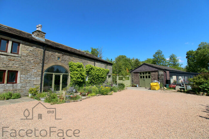 4 Bedroom Barn Conversion To Rent In Flower Scar Road, Todmorden, OL14