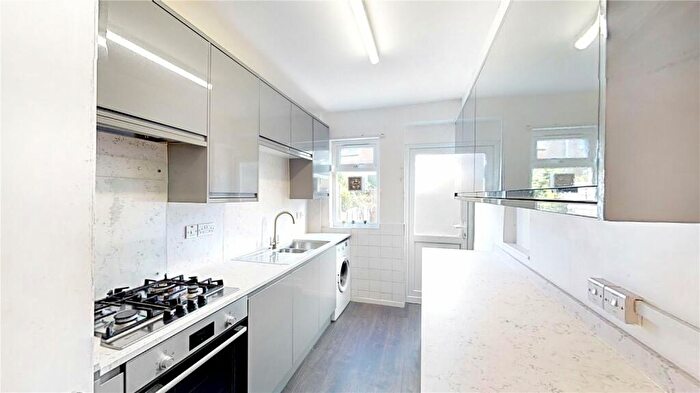 6 Bedroom House To Rent In Third Avenue, BA2