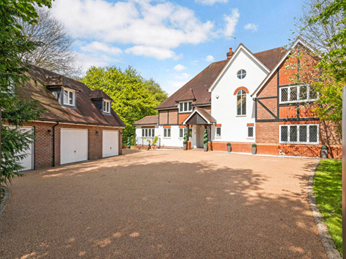 6 Bedroom Detached House For Sale In Burgess Wood Grove, Beaconsfield, HP9