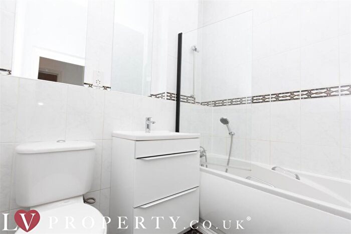 2 Bedroom Apartment To Rent In Clement Street, City Centre, Birmingham, West Midlands, B1