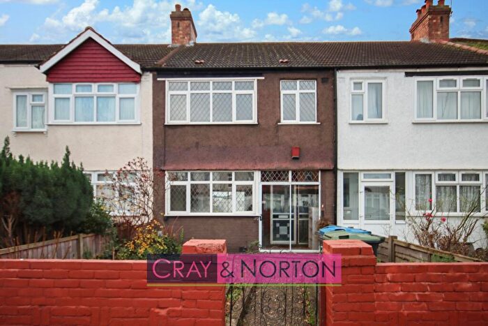 3 Bedroom House To Rent In Mitcham Road, Croydon, CR0