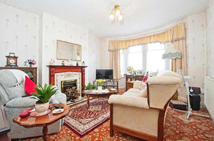 3 Bedroom Bungalow For Sale In Heol Nest, Cardiff, CF14