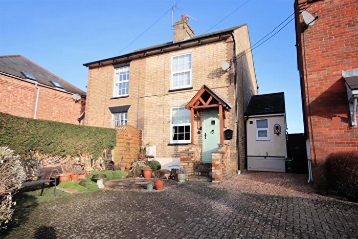 2 Bedroom Semi-Detached House For Sale In Conger Lane, Toddington, Dunstable, LU5
