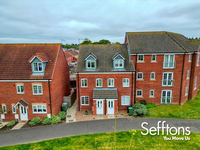 3 Bedroom Town House For Sale In Mallard Way, Sprowston, Norwich, NR7