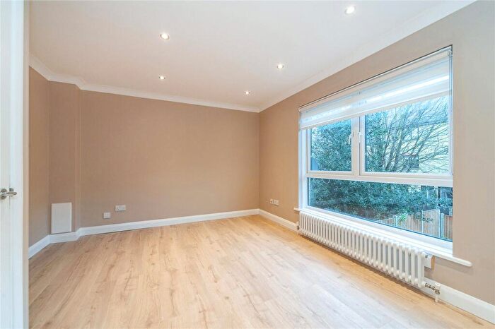 4 Bedroom Terraced House To Rent In Waveney Close, London Dock, E1W