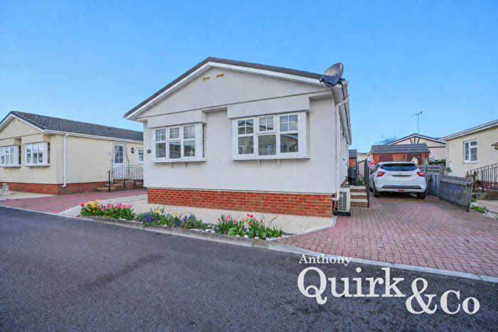 2 Bedroom Park Home For Sale In Creek Road, Canvey Island, SS8