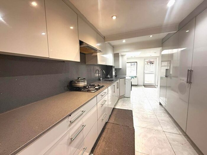 5 Bedroom Terraced House To Rent In Gordon Road, Southall, UB2