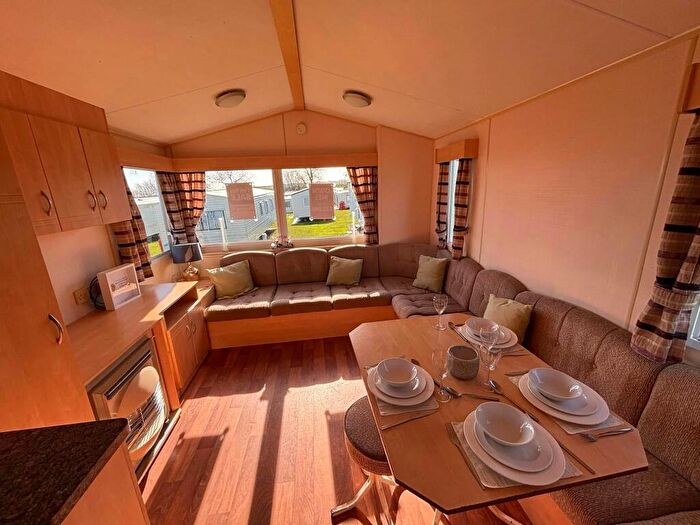 3 Bedroom Caravan For Sale In Willerby Summer, Sand Le Mere Holiday Village, Tunstall, East Riding Of Yorkshire, HU12