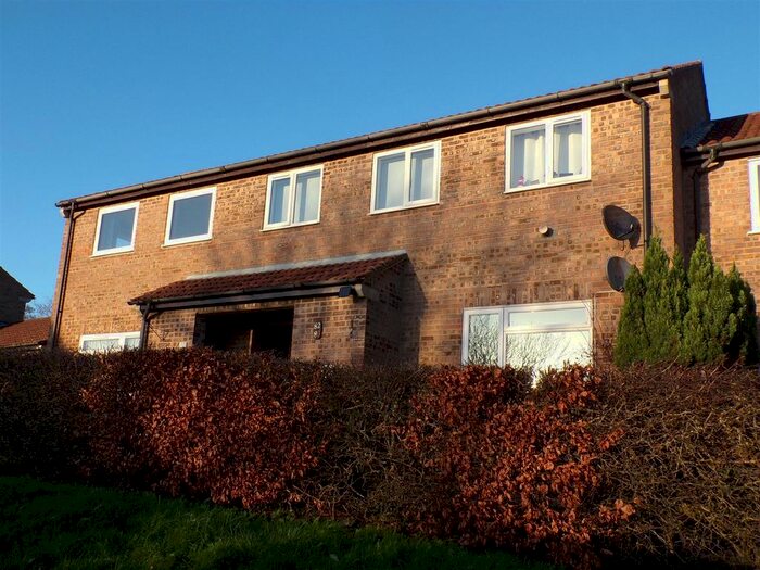 Studio To Rent In Barton Road, Barnstaple, EX32