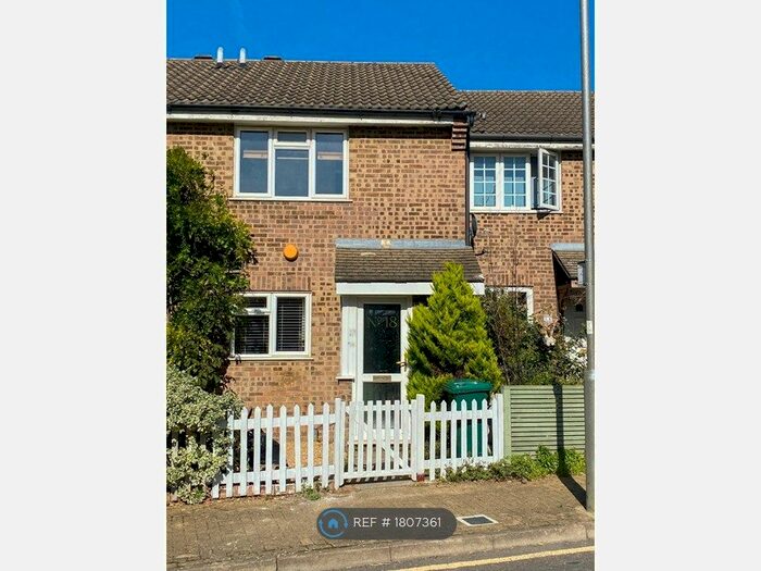 2 Bedroom Terraced House To Rent In College Garden, London, SW17