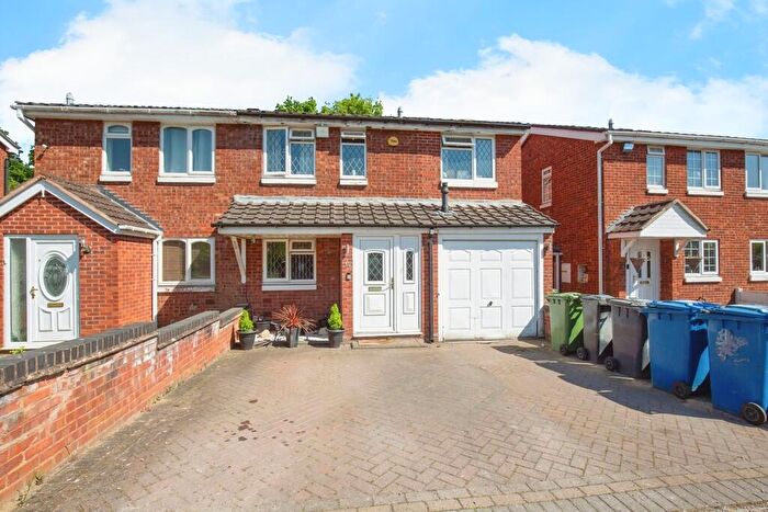 4 Bedroom Semi-Detached House For Sale In Hanlith, Wilnecote, Tamworrth, B77