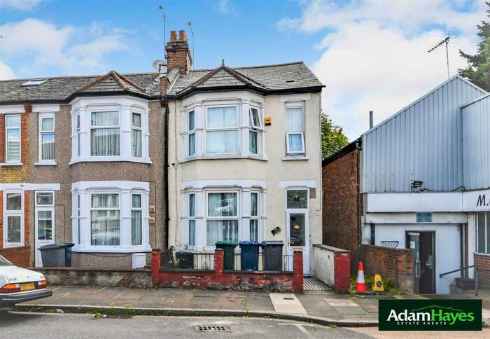 3 Bedroom End Terrace House For Sale In Glebe Road, Finchley, N3