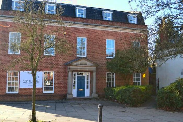 1 Bedroom Flat To Rent In Broad Street, Wokingham, RG40