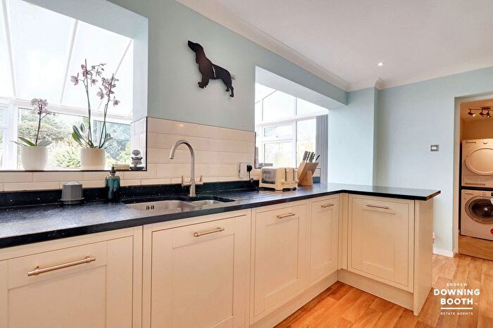 3 Bedroom Detached House For Sale In Giles Road, Lichfield, WS13