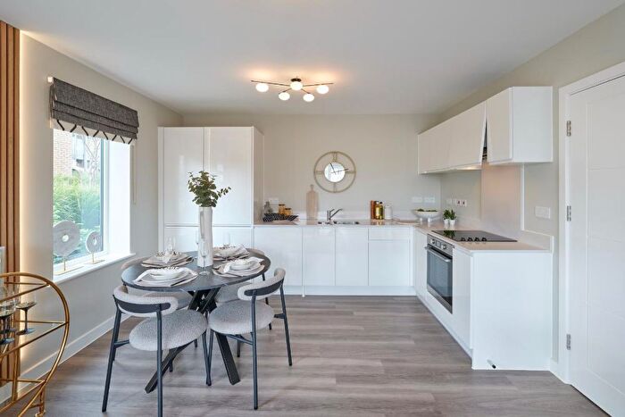 1 Bedroom Flat For Sale In "Pine Bedroom Apartment " At Ground Floor, Stoke Gifford, BS34
