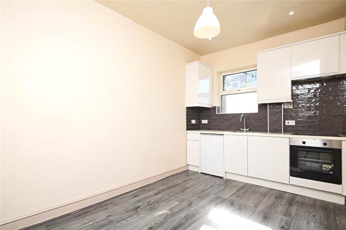1 Bedroom Flat For Sale In Kentish Town Road, Camden, London, NW1