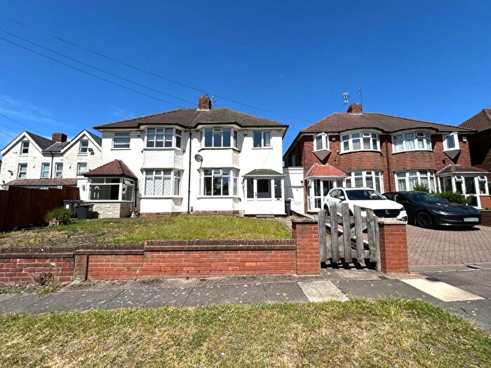 3 Bedroom Semi-Detached House To Rent In Kings Road, Sutton Coldfield, West Midlands, B73