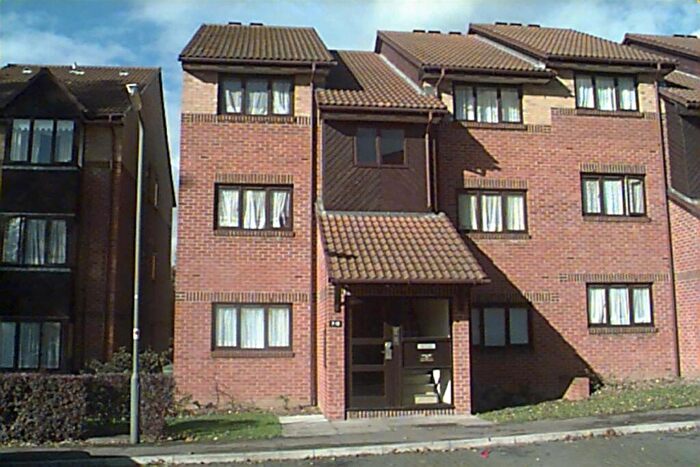 1 Bedroom Apartment To Rent In Pavillion Way, Edgware, HA8