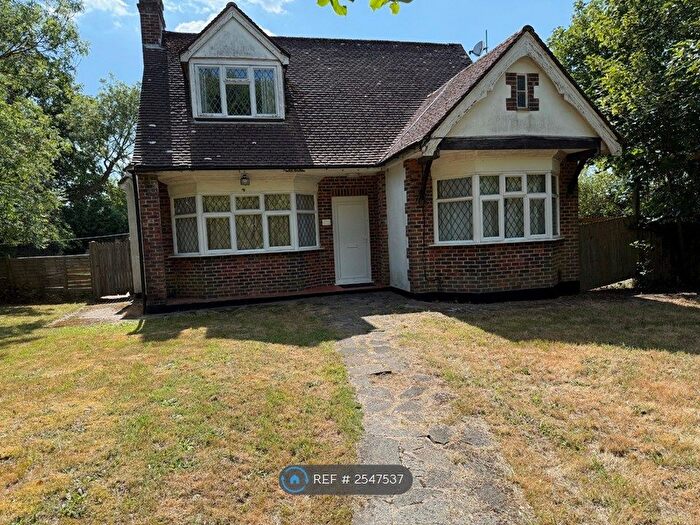 3 Bedroom Detached House To Rent In Limpsfield Road, Warlingham, CR6