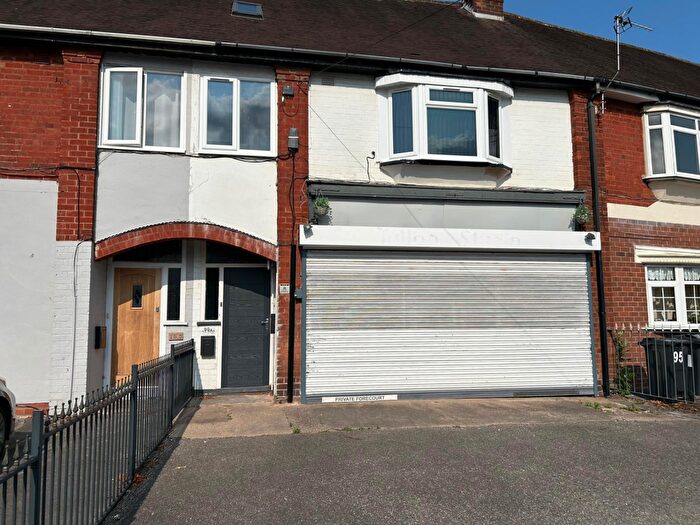 3 Bedroom Flat To Rent In Flat A, Woodcote Road, Birmingham, B24