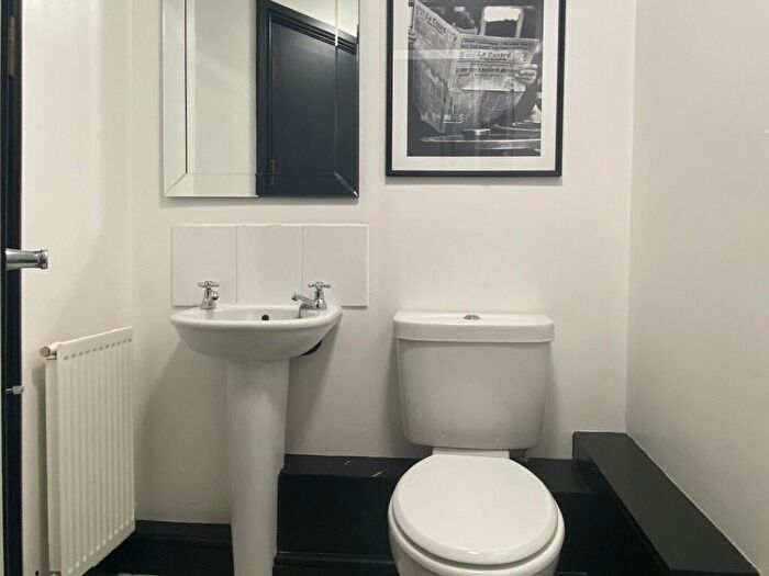 1 Bedroom Flat To Rent In Flat, The Rayner Building, LN5