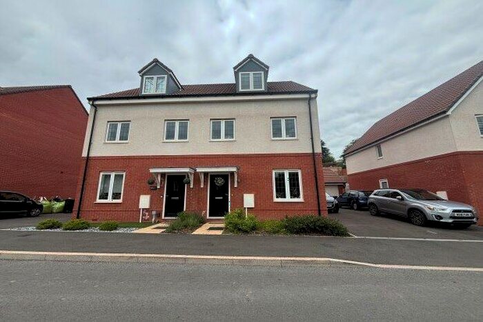 3 Bedroom Semi-Detached House To Rent In Farley Grove, Exeter, EX1