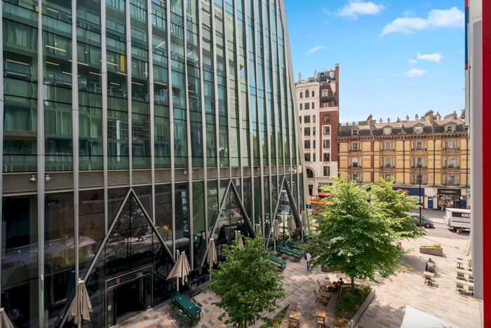 1 Bedroom Flat For Sale In Buckingham Palace Road, Victoria, London, SW1W