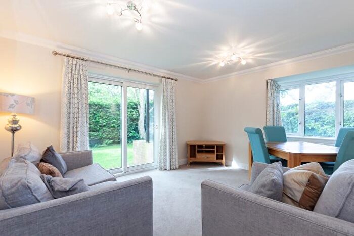 1 Bedroom Apartment To Rent In The Sycamores, Headington, OX3