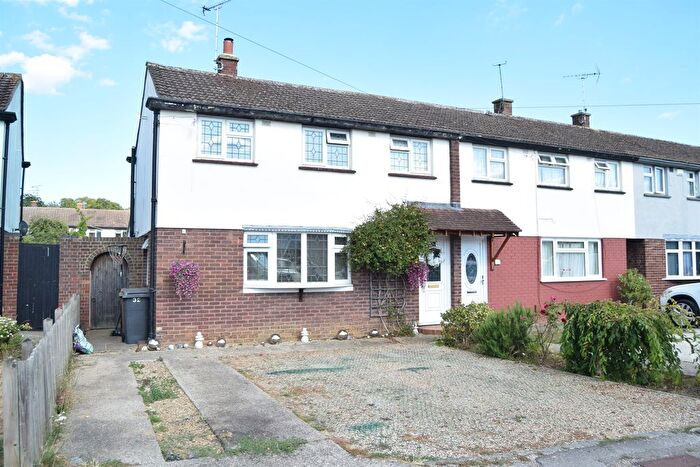 3 Bedroom Terraced House For Sale In Pennine Road, Chelmsford, CM1