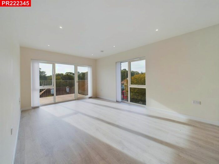 2 Bedroom Flat To Rent In Bittacy Hill, London, NW7