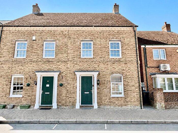2 Bedroom End Of Terrace House For Sale In East Wichel Way, Swindon, SN1