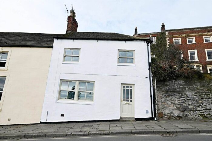 3 Bedroom End Of Terrace House For Sale In Frenchgate, Richmond, DL10