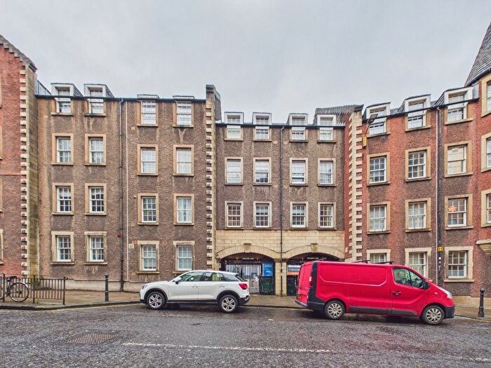 1 Bedroom Flat To Rent In Websters Land, Grassmarket, Edinburgh, EH1