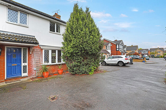 4 Bedroom Detached House For Sale In Kestrel Road, Waltham Abbey, EN9