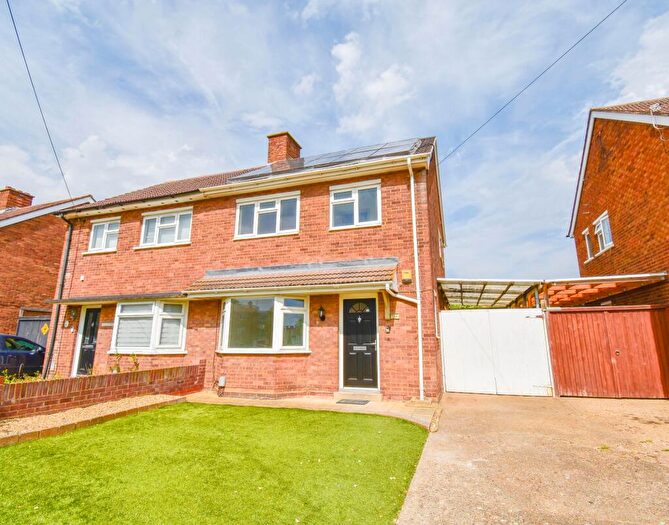 4 Bedroom Semi-Detached House For Sale In Queens Drive, Bedford, MK41
