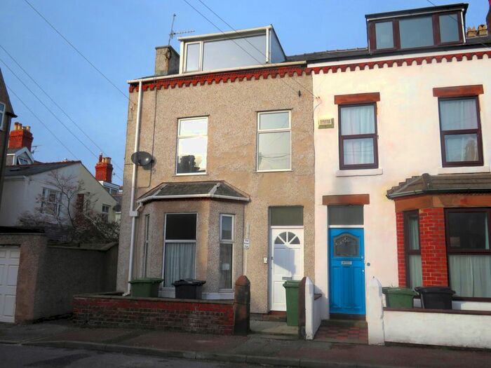 3 Bedroom Flat To Rent In Albert Road, West Kirby, Wirral CH48