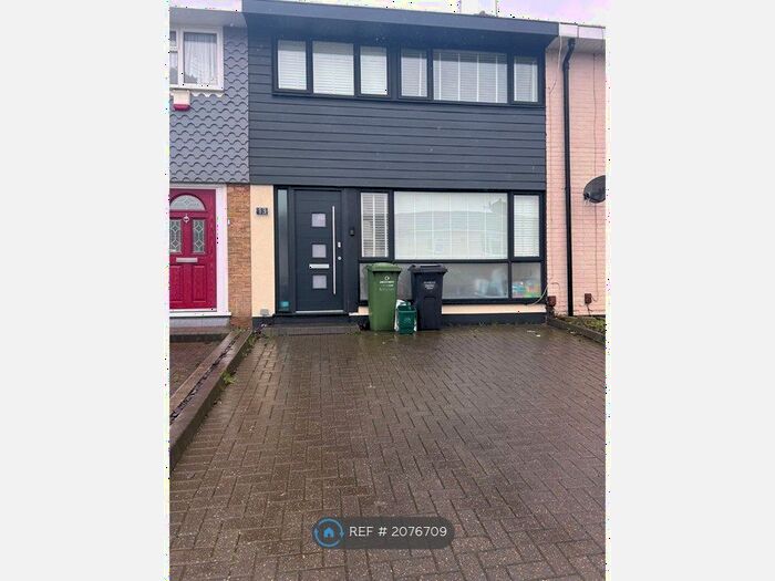 3 Bedroom Terraced House To Rent In Paslowes, Basildon, SS16