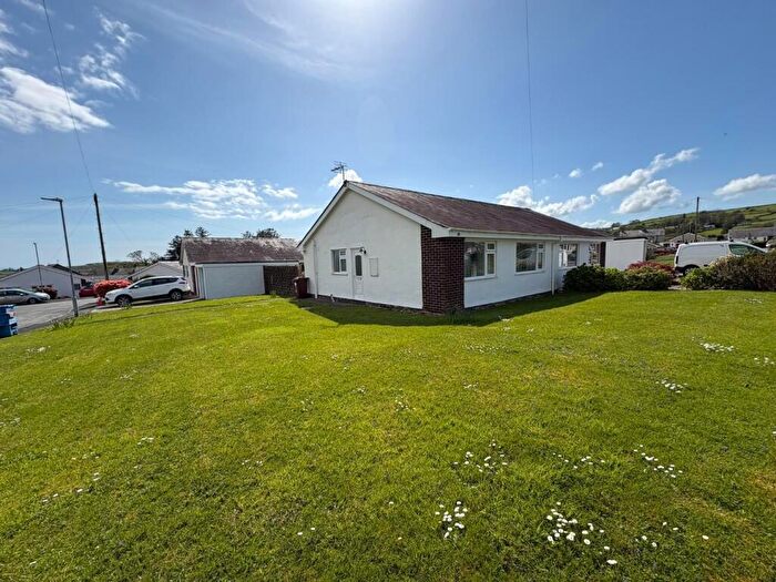 2 Bedroom Detached Bungalow For Sale In Bryn Tyddyn, Pentrefelin, Criccieth, LL52
