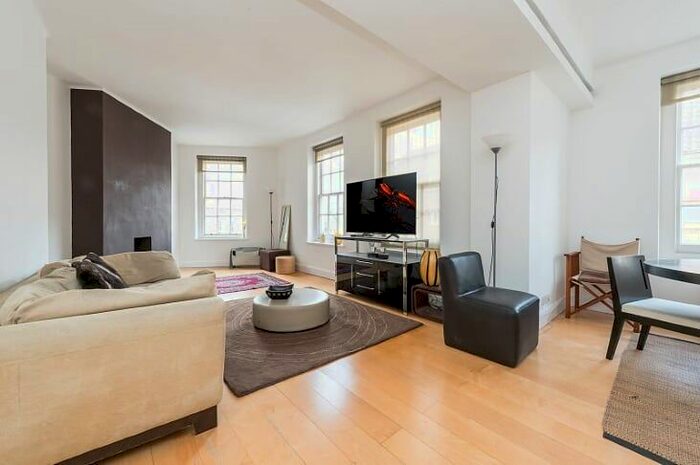 2 Bedroom Flat To Rent In Sherwood Court, Bryanston Place, London, W1H