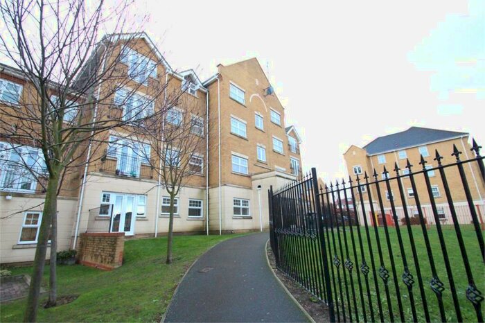 2 Bedroom Apartment To Rent In Warren Way, Edgware, Greater London, HA8