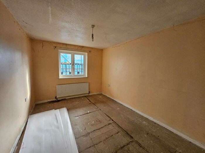 1 Bedroom Flat For Sale In C Dells Close, Chingford, London, E4