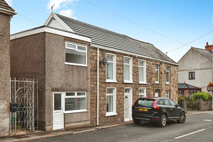 3 Bedroom Semi-Detached House For Sale In Gwilym Road, Cwmllynfell, Swansea, Neath Port Talbot, SA9